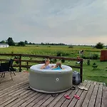 Dworek Andrzejowka Lantgård *