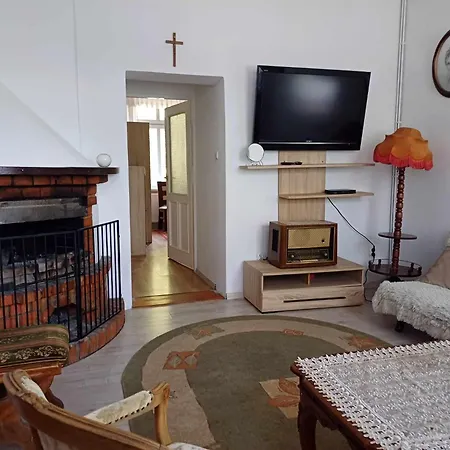 Dworek Andrzejowka Lantgård *